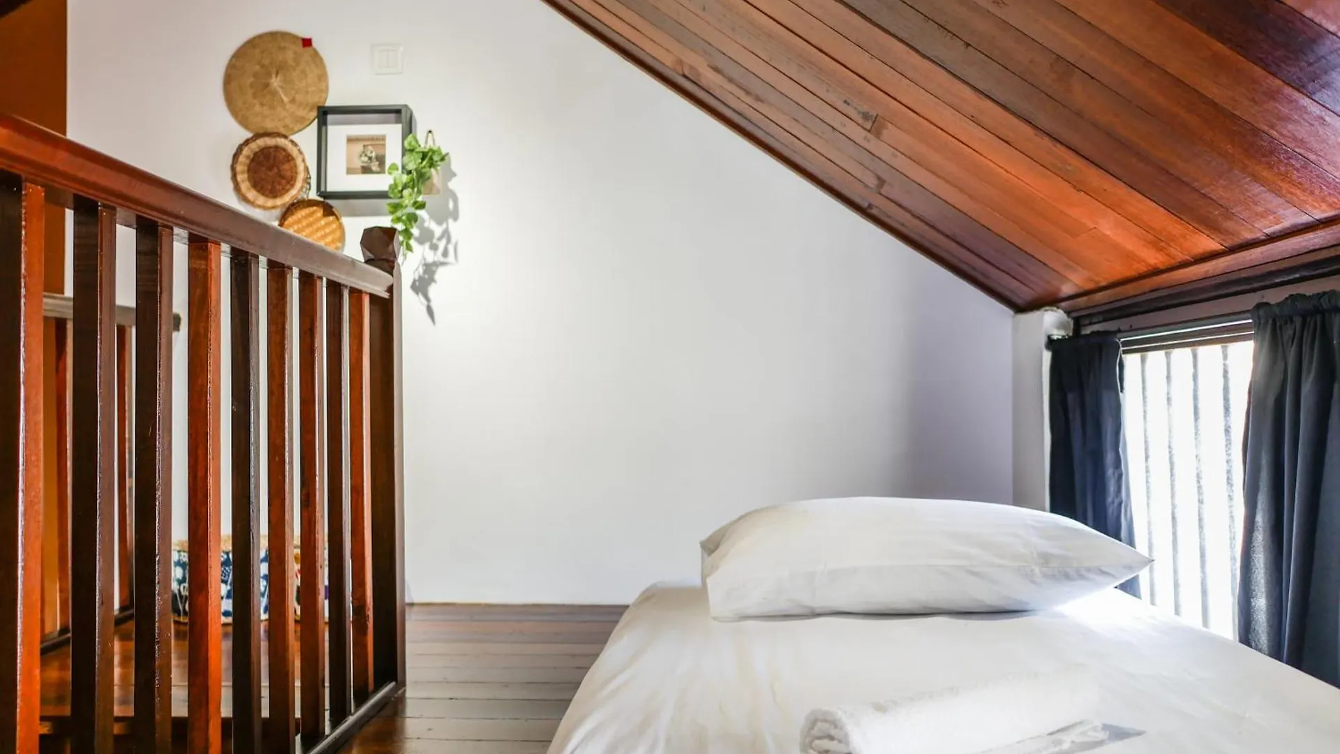 Inn Carnarvon Antique Loft Hotel George Town